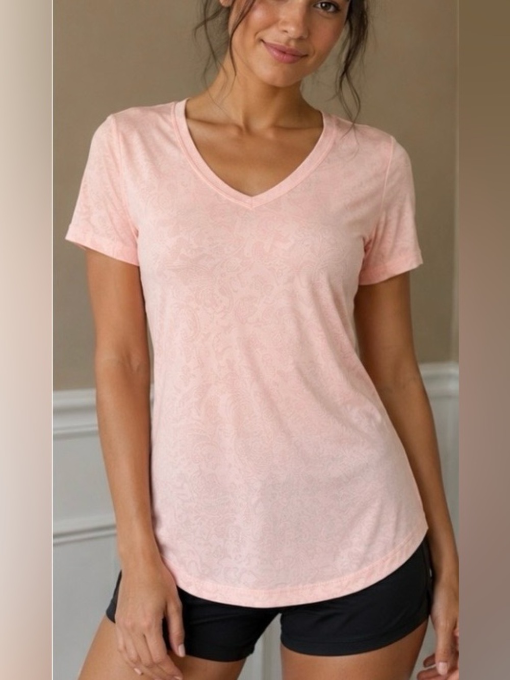 Lululemon Karmady SS Burnout V-Neck Tee NWT Size 8 Pink